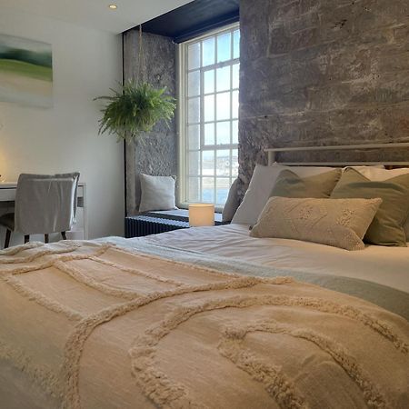 Royal William Yard Apartments Плаймаут Номер фото