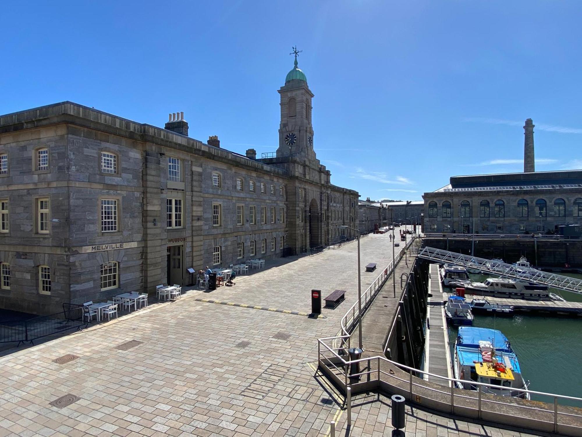 Royal William Yard Apartments Плаймаут Номер фото