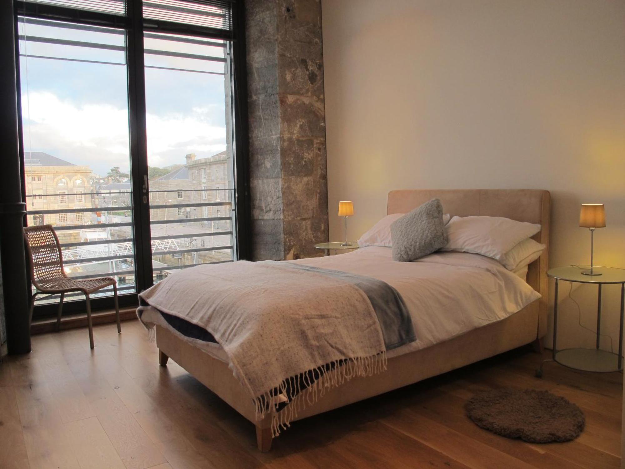 Royal William Yard Apartments Плаймаут Номер фото