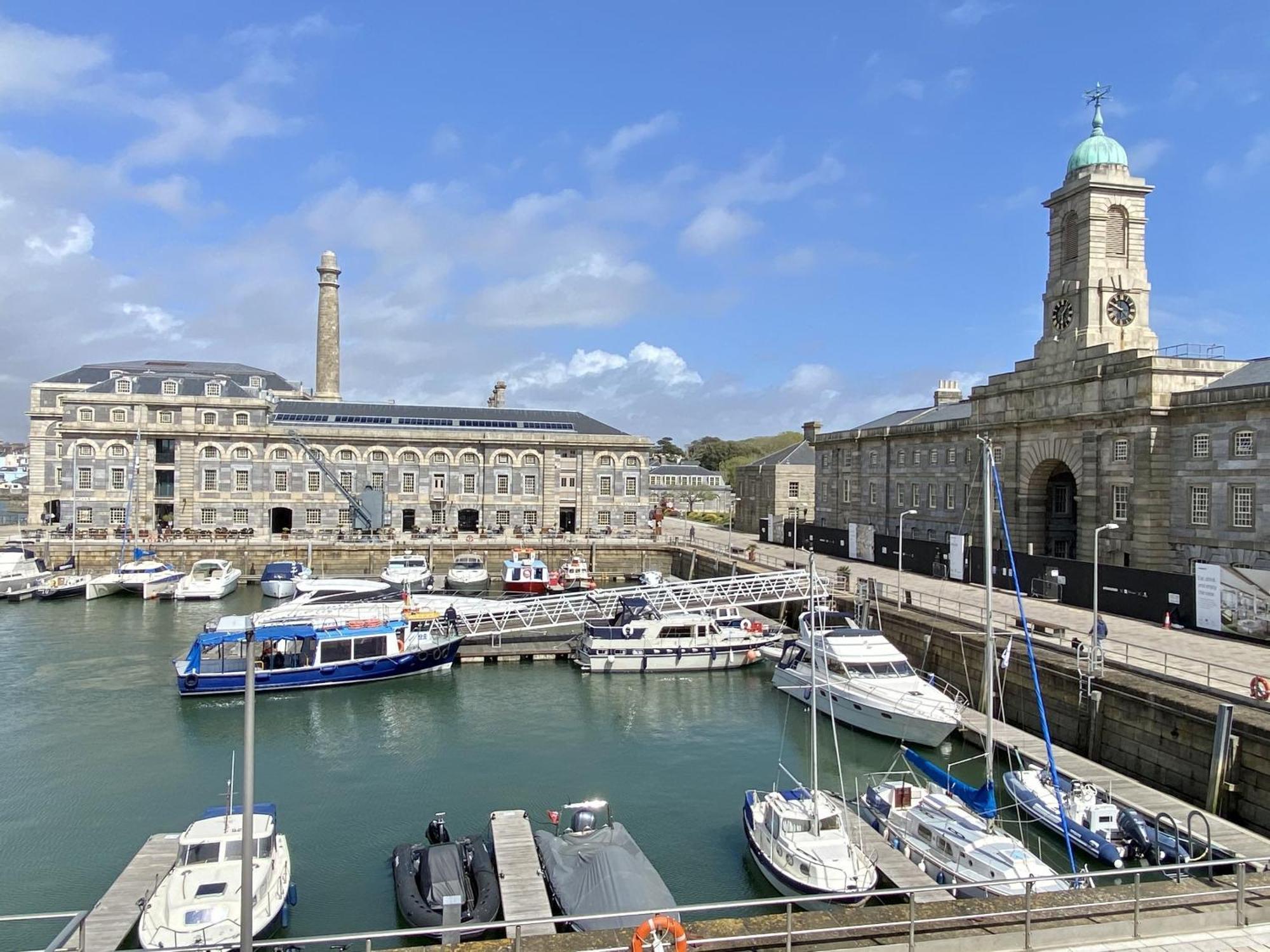 Royal William Yard Apartments Плаймаут Номер фото