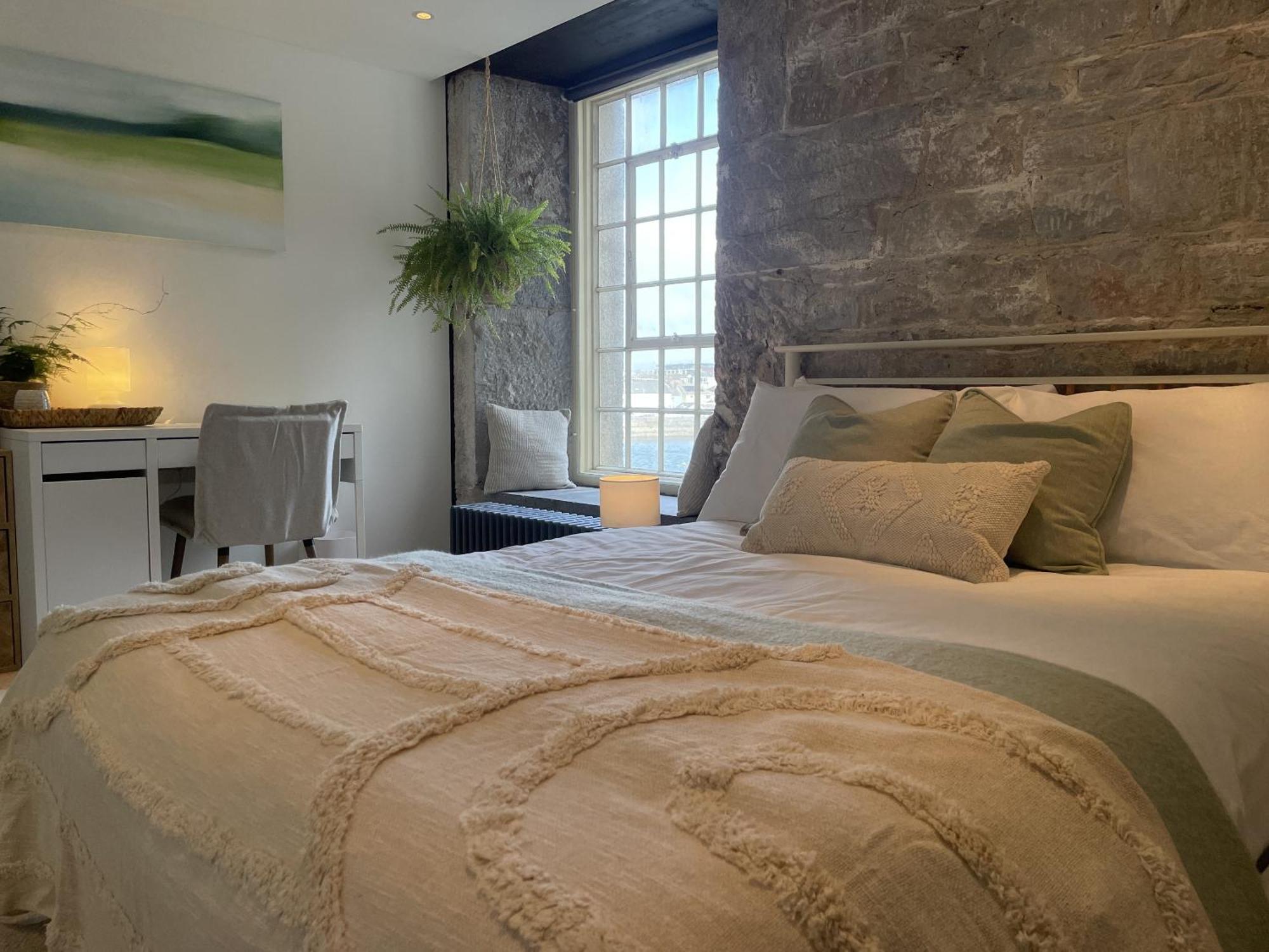 Royal William Yard Apartments Плаймаут Номер фото